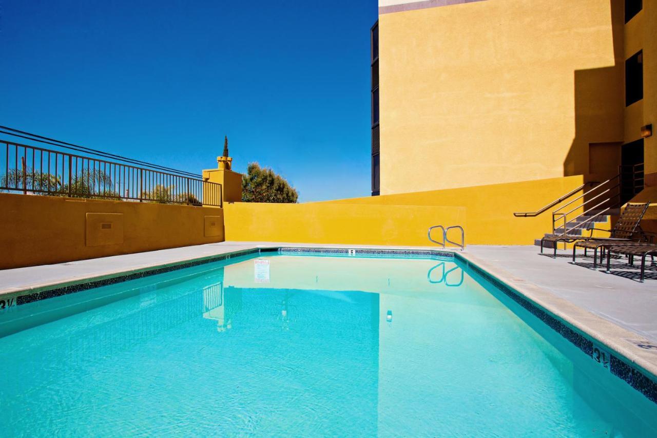 Holiday Inn Long Beach-Downtown Area エクステリア 写真