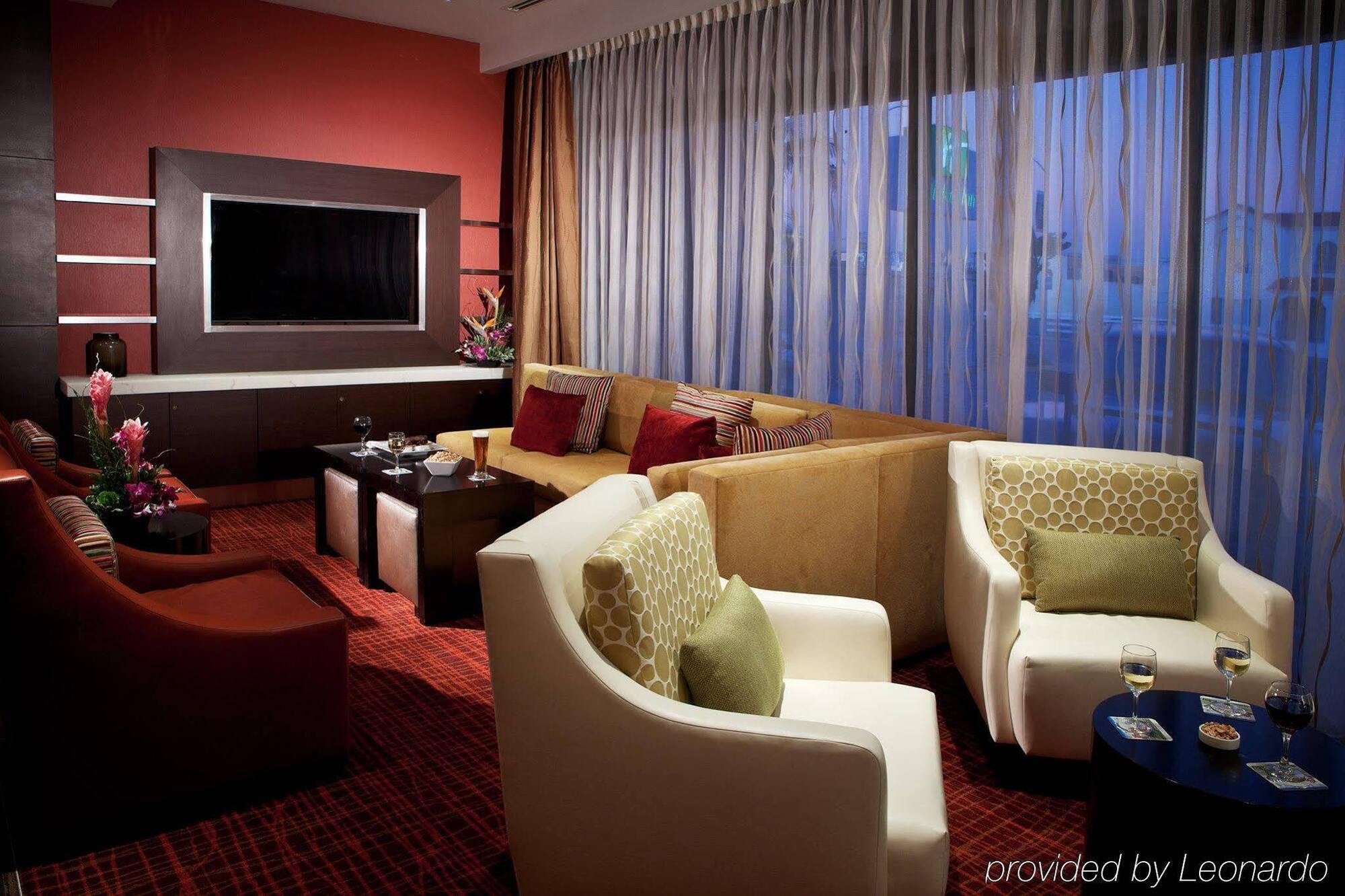 Holiday Inn Long Beach-Downtown Area エクステリア 写真
